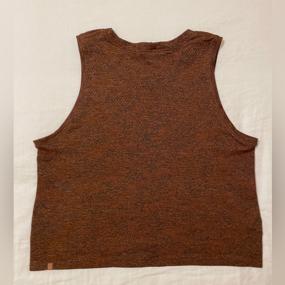 Lululemon Size 8 Tank - Picture 2 of 4